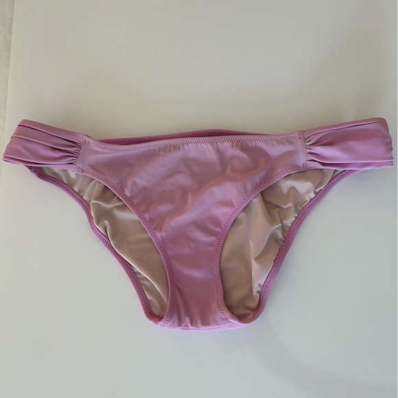 Victoria’s Secret Bikini Bottom Rosy Pink Purple Bathing Suit Ruched Medium - Picture 1 of 5